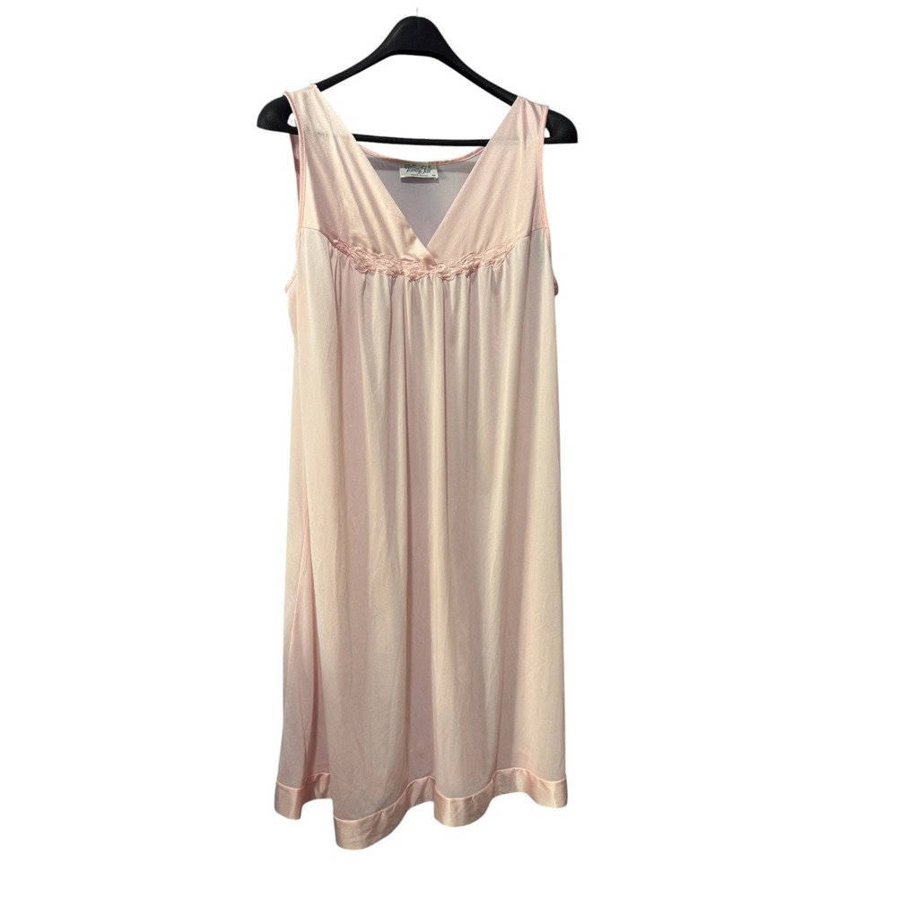 Vanity Fair Vintage Pink Nightgown V-Neck Floral Embroidered Chemise USA M